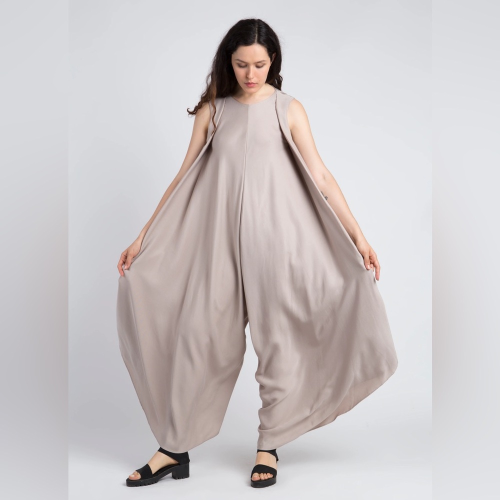 Kaarem Iris Overlap Shoulder Onesie Jumpsuit jumper Rẻ Quạt Cafe Sua Sz Small S
